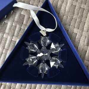2010 swarovski ornament nib